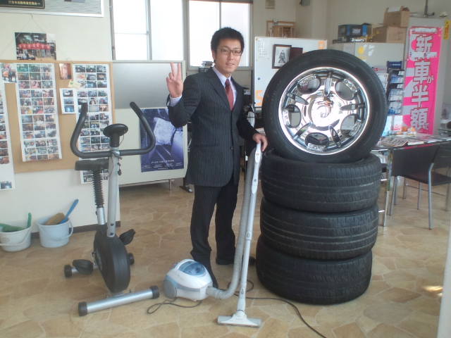 店長のニコニコブログ!S藤様 ランクル100 A田様 セドリック 御成約☆_b0127002_2362442.jpg