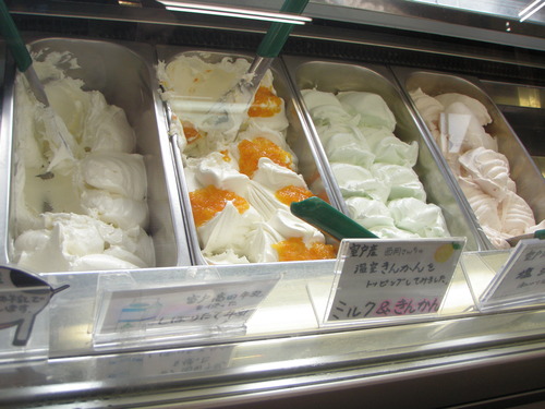 道の駅キラメッセ室戸・直販所・楽市は今日もにぎやかです。_f0227434_11182398.jpg