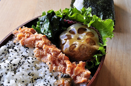 蓮根バーグのお弁当_b0171098_8393199.jpg