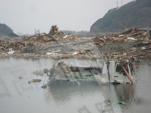 東日本大震災被災地への支援の報告_d0156438_2154320.jpg