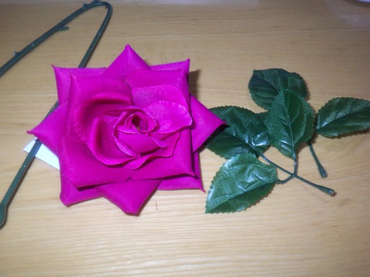 3月13日 日 100均の薔薇でフラメンコ用フローレス 縦の糸 を求めて