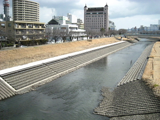 余震が続く・・・_a0021558_22512430.jpg