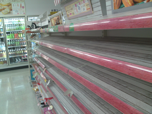 買いだめ自制なんて無理。規制が必要_e0171573_22232789.jpg