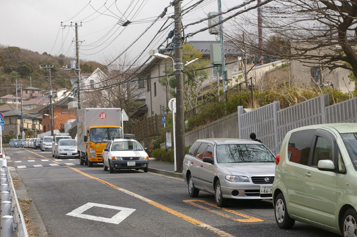 ガソリン求め高野台住宅地に長蛇の列―東日本大震災⑤_c0014967_10313079.jpg