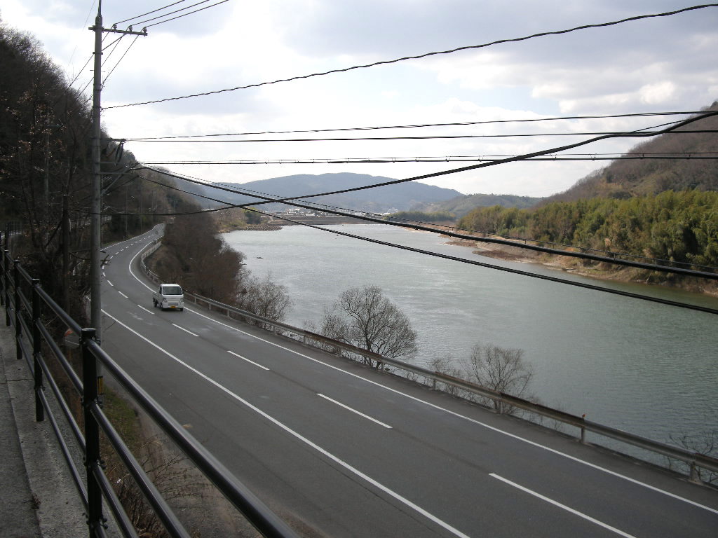 No121今日は自転車だ！岡山・旧片上鉄道廃線跡_b0185573_1441738.jpg