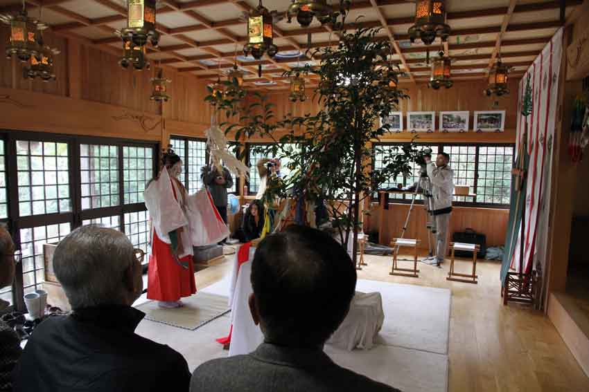 「妙見神社」の春の「太々神楽祭」♪_d0058941_19502569.jpg