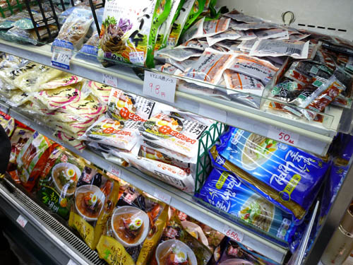 【新大久保情報】韓国食材の買出しへ…新大久保コリアンタウン(2011年3月)_c0152767_2310286.jpg