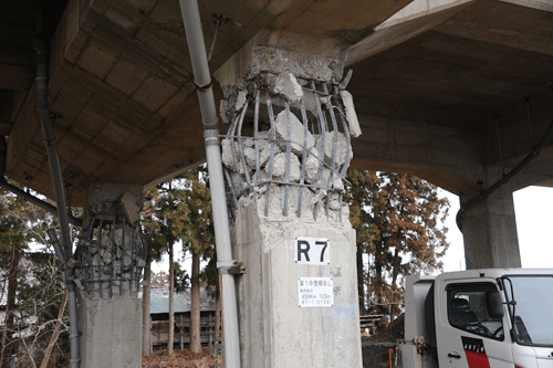 e0098472_62711.gif