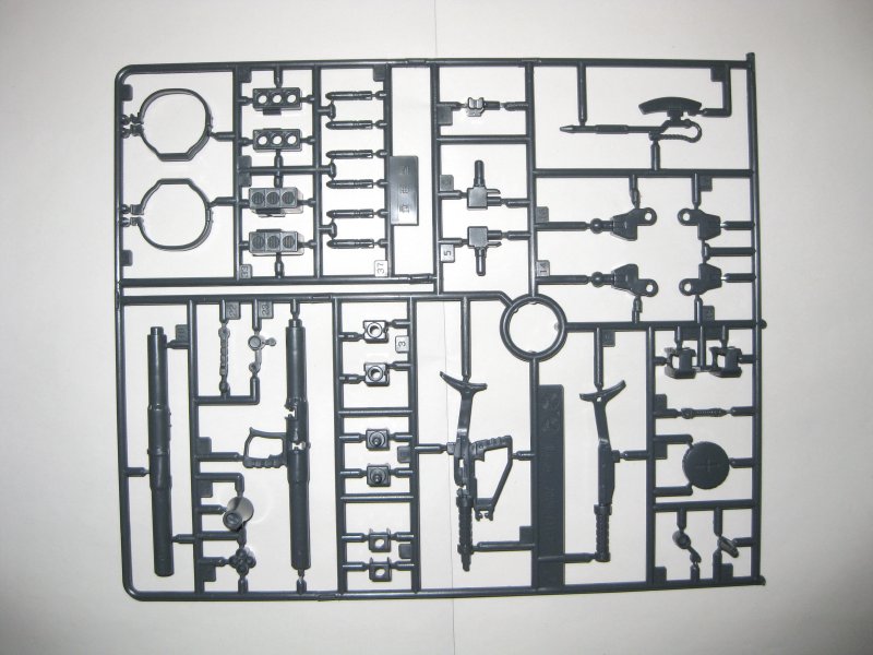 今日の玩具　（HGUC　量産型ザク）_b0068615_23403038.jpg