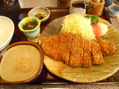 昔ながらの雰囲気で-雁飯店、にしき、ふなさだ、ペペロッチ-_a0194908_1352362.jpg