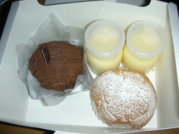 Dessert　de　COLOCO　（ﾃﾞｾｰﾙ・ﾄﾞｩ・ｺﾛｺ）_b0128821_81821.jpg