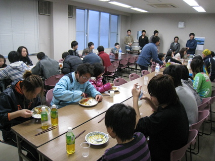 炊出し_e0038701_2053551.jpg