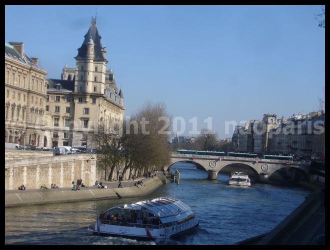 【ポン・ヌフ界隈】3月21日(PARIS)_a0008105_18482088.jpg