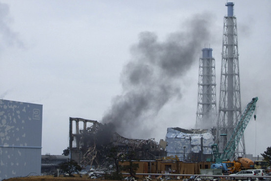 福島原発3号機の大爆発は何だったのか?:水素爆発?水蒸気爆発?核爆発?_e0171614_9424093.jpg