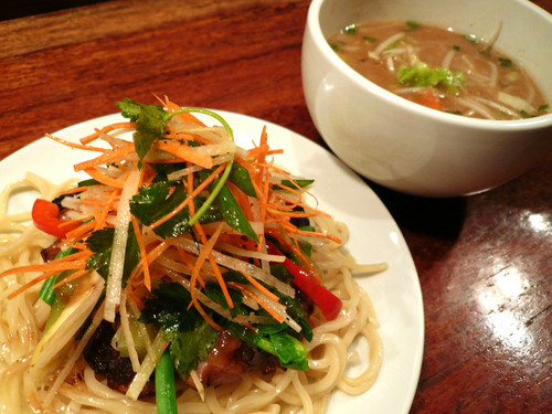 限定～鶏と春野菜つけ麺、梅肉餡がけ～_e0178922_0251874.jpg