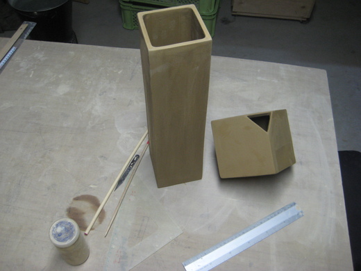 磁器の花器の仕上げ作業。_d0195183_040475.jpg
