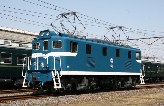 秩父鉄道 デキ301 構内試運転 : 引込み線への轍