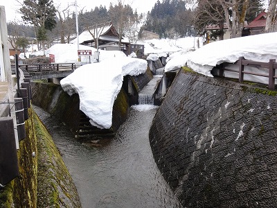 毘沙門様山門の雪消え_a0084753_17164513.jpg