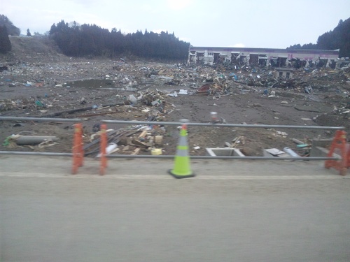 地震、津波・・・・東日本大震災・・・救援でござる。 その２_a0163159_1393080.jpg