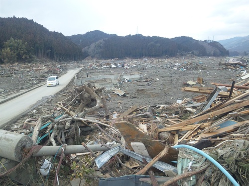 地震、津波・・・・東日本大震災・・・救援でござる。 その２_a0163159_1401292.jpg