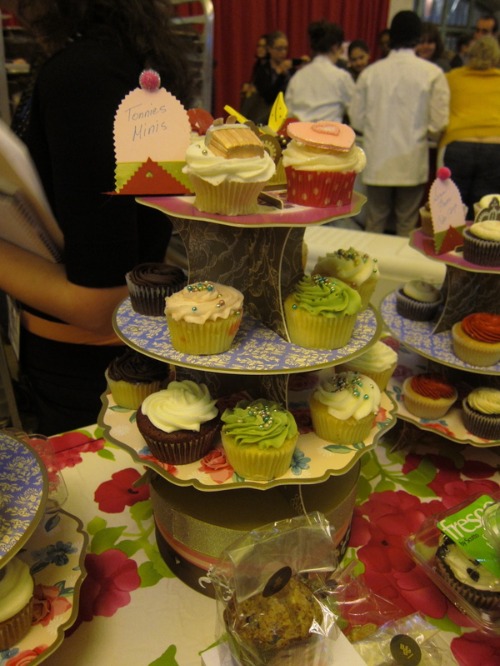 A Huge Bake Sale at Grand Central _c0120817_1235277.jpg