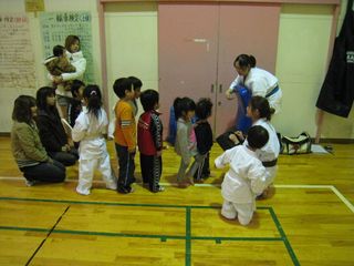 春です!体験稽古_c0118332_2254427.jpg
