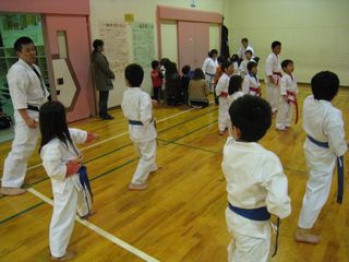 春です!体験稽古_c0118332_2261269.jpg