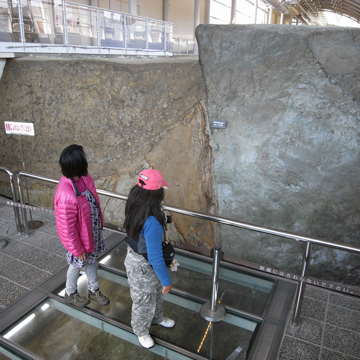 日本が震えた日、旅をしていました by CX2&GRD3_c0049299_1515119.jpg