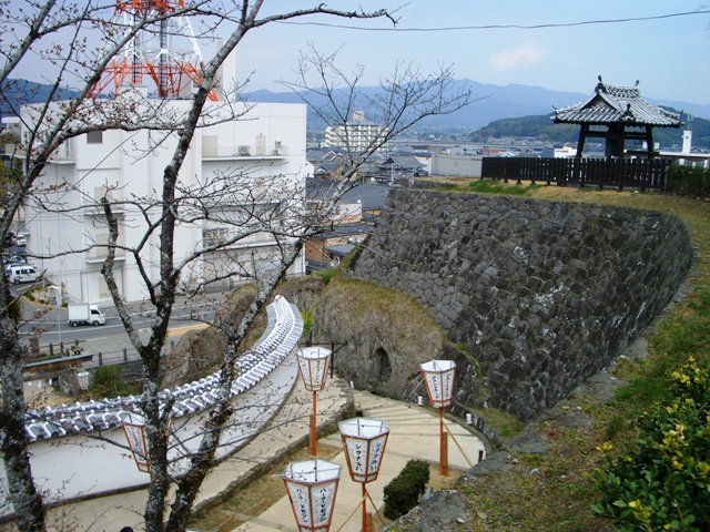 冬の終わりの講演旅行　その２　大友の意地・臼杵城_e0027240_1836654.jpg