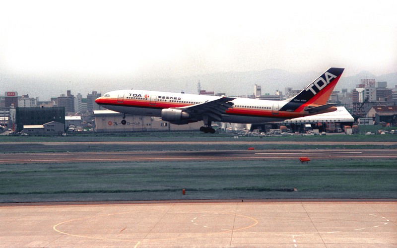 東北の空で最後の活躍JAL-A300_c0015444_162522.jpg