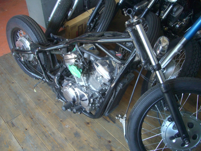 助っ人登場!とマグナのメインジェットホルダーの件_a0164918_1135725.jpg