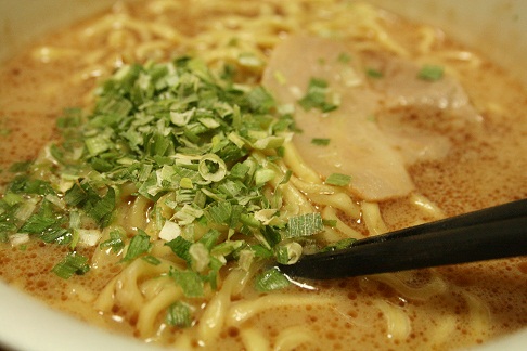 明星「究麺　魚介豚骨」_c0107330_0372394.jpg