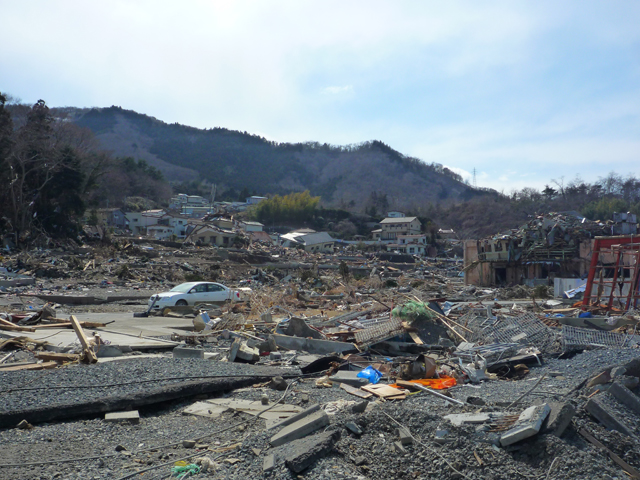 私が感じた女川の惨状 3/28レポートその2_f0044846_20594881.jpg