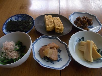 日本な朝食的な夕方のまかない_c0133561_1591133.jpg