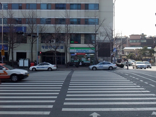 2010.12 seoul　「ファミマの横断歩道」_f0223803_22472937.jpg