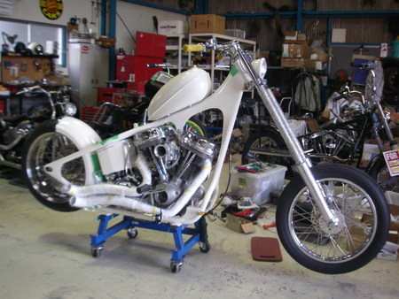 SWAN CHOPPER ! JOINTS CUSTOM SHOW 目前!_c0133351_11405548.jpg