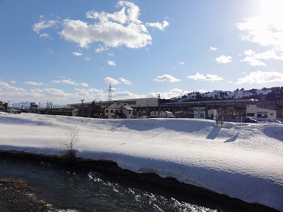 魚野川の流れと青い空_a0084753_16585511.jpg