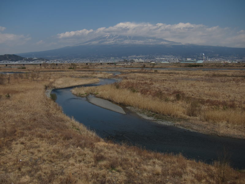 ”よっ、日本一！！”ー青空に浮かぶ富士山をバックに壮大な景色に感動_e0138081_10155252.jpg