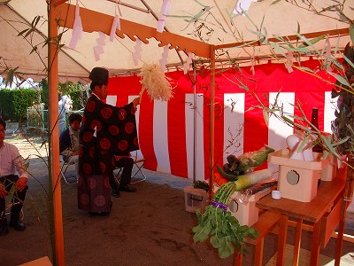 ある晴れた日に・・・・地鎮祭行われる_c0038611_18111231.jpg