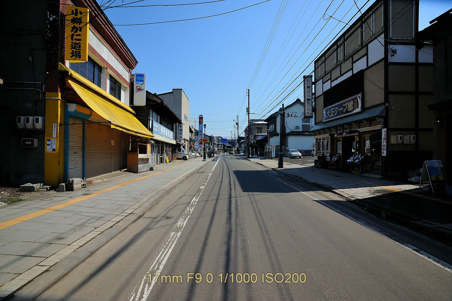 閑散とした堺町通り_f0075373_1534044.jpg