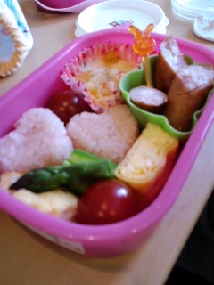 幼稚園児とランチ^^_f0180576_1443099.jpg