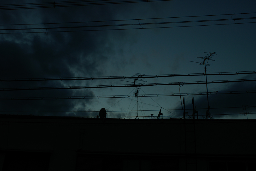 狭い空 暗い空 パーフェクト サイトシーング 狭い空 暗い空 パーフェクト サイトシーング