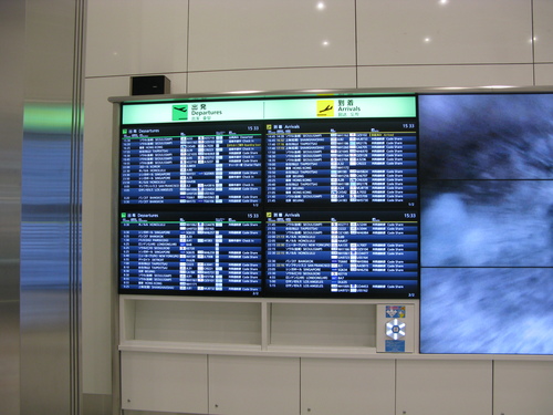 ちょっと遅くなったけれど羽田空港のデジタルサイネージを見に行った件_c0101503_1122099.jpg