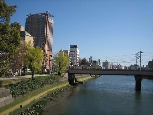 天満川の柳_b0197533_1038338.jpg
