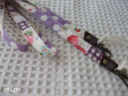 ビニコの紫パッチのネックストラップ＆スクールバッグ製作も順調です_f0023333_20301558.jpg