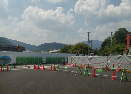 ●嵐山駅前の変化、その82(広場)_d0053294_1112493.jpg