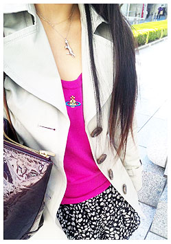 BURBERRYのスプリングコート & Vivienneのニット。_d0224894_5111717.jpg