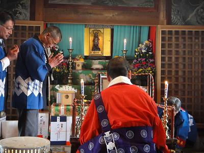陣場下「多聞天春季大祭」に招待 初節句を祝う_b0092684_1873919.jpg