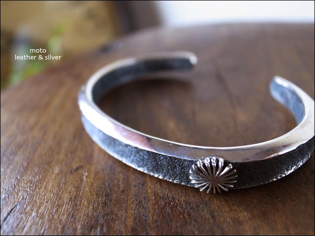 moto モト シルバーバングル　bangle モト MOTO コンテンポラリーネイティブ トライアングルスタンプ