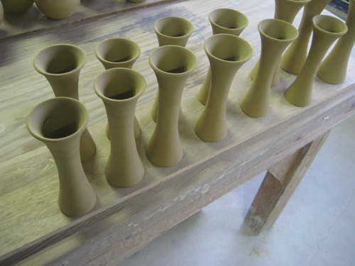 小さめの花器の削り作業。_d0195183_2348183.jpg